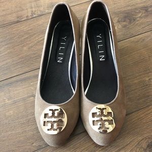 New Women tan closed toe low heels
